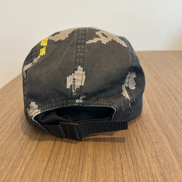 Supreme Digi Camo Hat - Picture 2 of 3